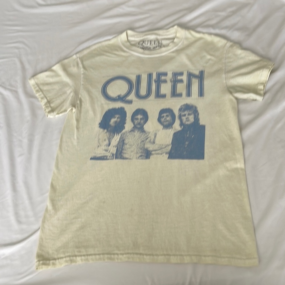 Queen T-shirt size Small